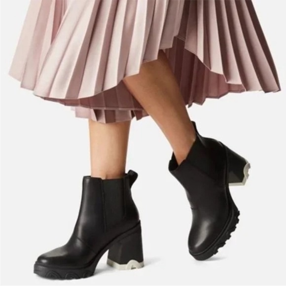 $220 Sorel Brex Heel Chelsea Bootie Boot white heel black winter rain boot 9.5 - Picture 2 of 14